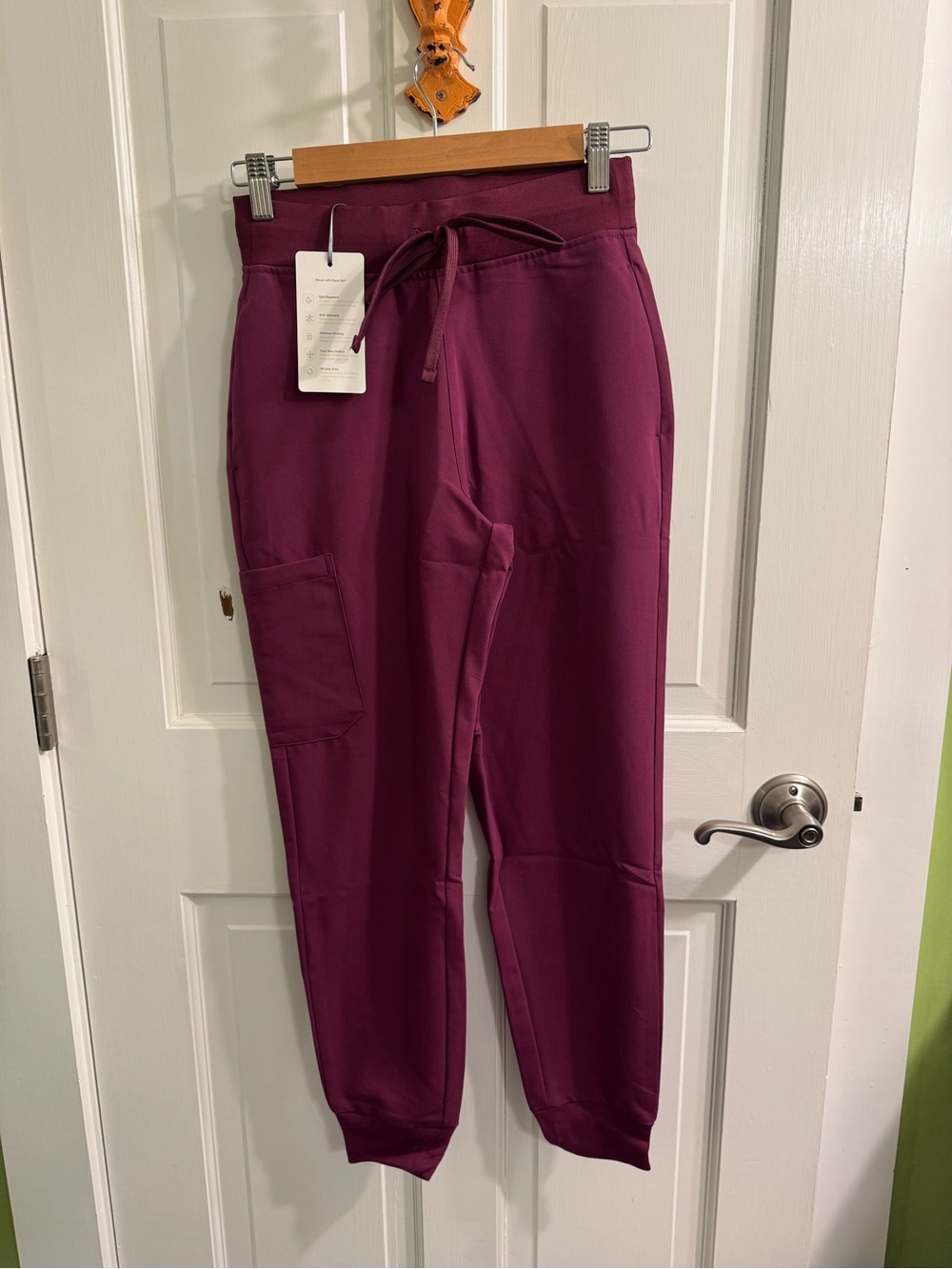 Women's Drawstring Jogger Pants in Burgundy